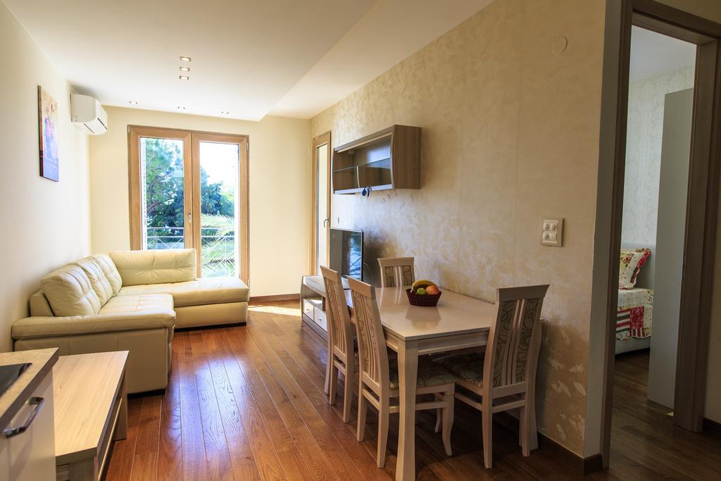 De Lux Apartments Petrovac 外观 照片