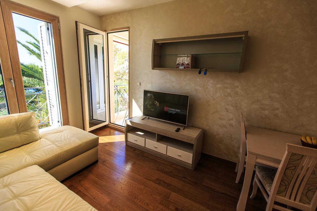 De Lux Apartments Petrovac 外观 照片